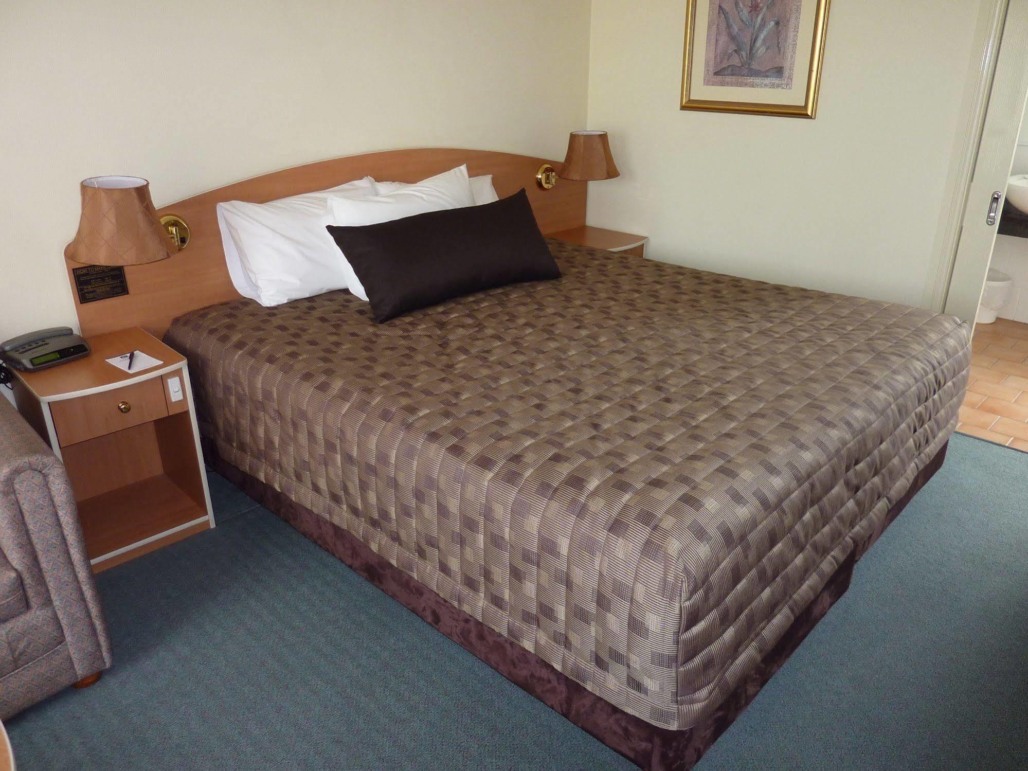 Western Coachman's Bathurst